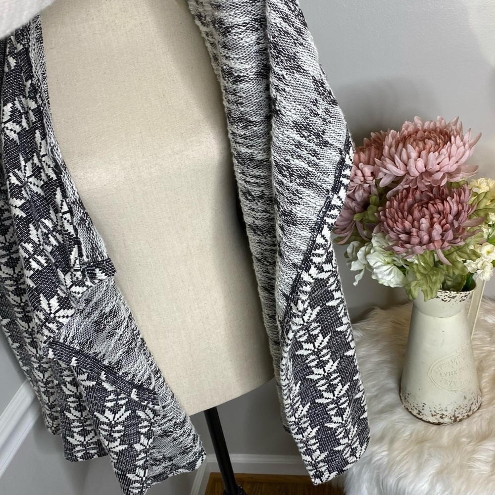 KUT FROM THE KLOTH Black White open waterfall cardigan sweater - Picture 8 of 10